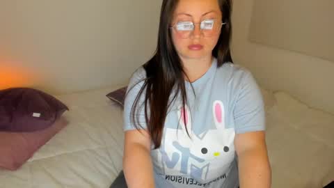Snapshot of valeryvass_07 chatting on 12.22.24 My name is Valery... Nice to meet you thumb up me please its important online show from 12.22.24