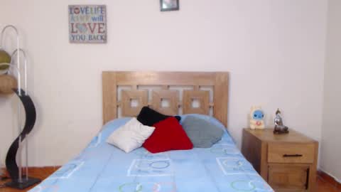 Snapshot of valesantodomingo chatting on 09.12.25 Sofia online show from 09.12.25