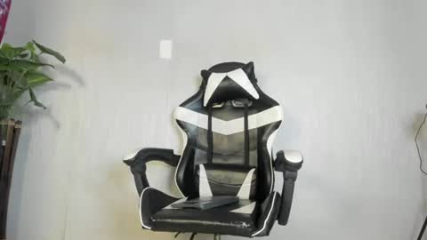 Snapshot of valetino_stonee chatting on 06.09.26 Valentino online show from 06.09.26