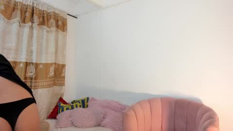 VALIENTE  online show from 01.08.25