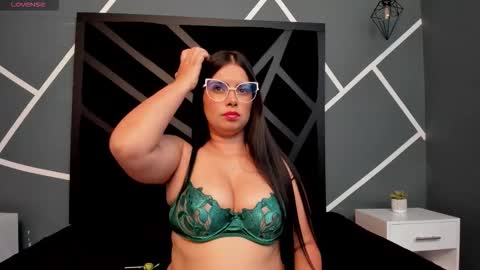 VALKA ROSS online show from 10.23.25