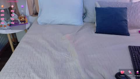 Valkiria moore  online show from 10.30.25