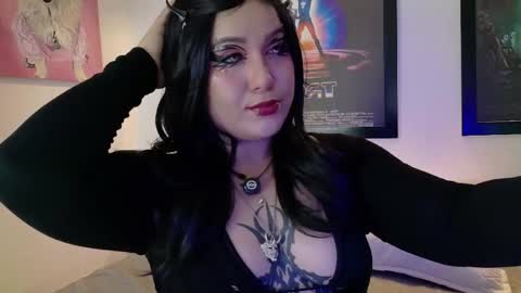 Snapshot of valkiria_moore chatting on 05.19.26 Valkiria moore online show from 05.19.26