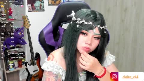 Snapshot of valkyrie_claire chatting on 01.10.25 Valkyrie claire online show from 01.10.25