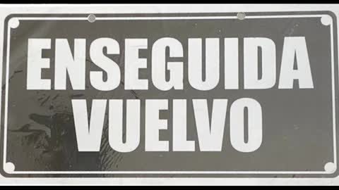 Snapshot of vallartamexi chatting on 10.29.25 Roberto Carlos online show from 10.29.25