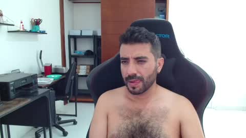 Snapshot of vallartamexi chatting on 05.20.26 Roberto Carlos online show from 05.20.26