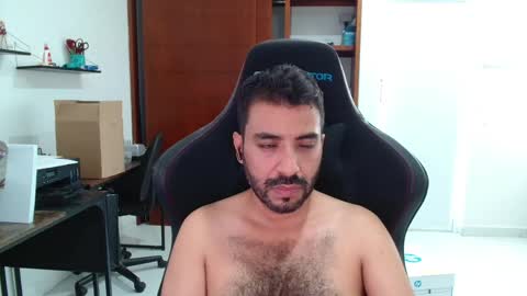 Snapshot of vallartamexi chatting on 05.24.26 Roberto Carlos online show from 05.24.26