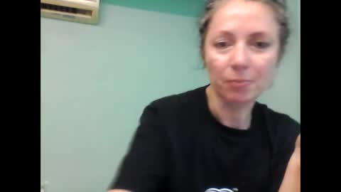 Snapshot of valleriwind chatting on 02.03.25 ValleriWind online show from 02.03.25