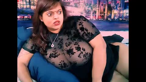 Snapshot of valleyval chatting on 01.25.25 indianvalvet priya is back online show from 01.25.25