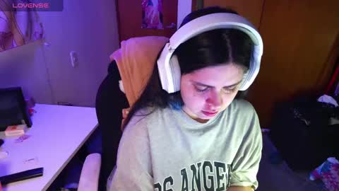 Im Violet online show from 01.12.25