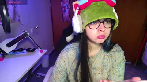 Im Violet online show from 01.23.25