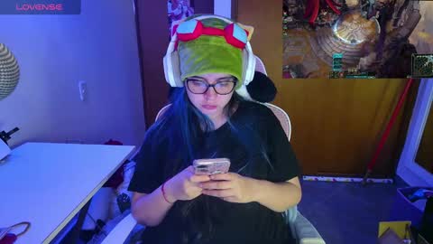 Im Violet online show from 03.10.25