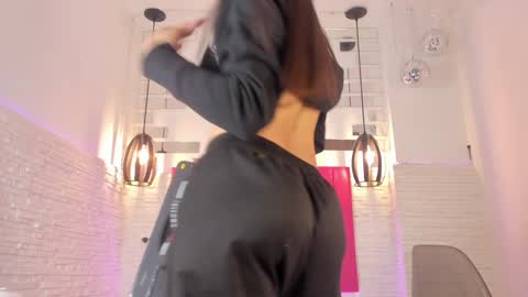 Snapshot of valloletsamar chatting on 01.07.25 Vallolet Peach  online show from 01.07.25