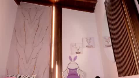 Vallolet Peach  online show from 11.20.25