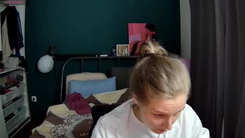 Snapshot of valorant_girl chatting on 05.04.26 Little Devil online show from 05.04.26