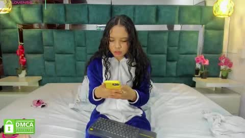 valtira nova online show from 11.15.25