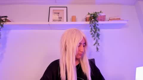 vamp  online show from 10.23.25