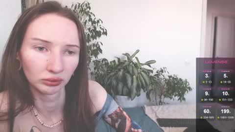 Mollyy Valentine online show from 05.05.26