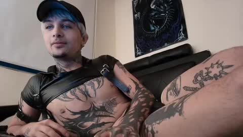 david guzman i model independenthelp me with a thumbs up online show from 02.17.25