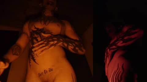 david guzman i model independenthelp me with a thumbs up online show from 02.24.25