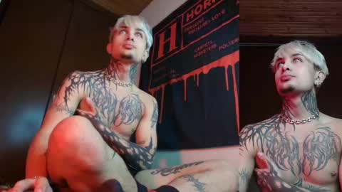 david guzman i model independenthelp me with a thumbs up online show from 02.26.25