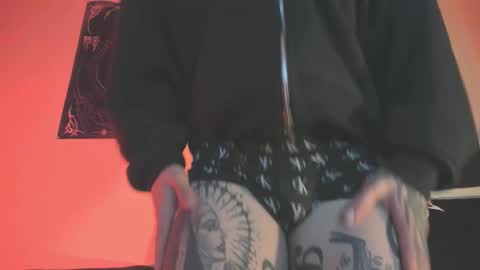 david guzman i model independenthelp me with a thumbs up online show from 09.10.25