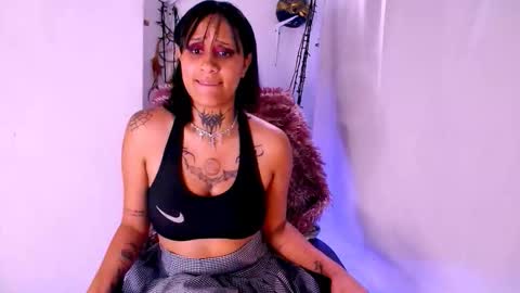 Snapshot of vampirita301 chatting on 10.15.25 vampirita301 online show from 10.15.25