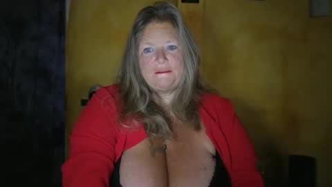 Snapshot of vampwoman chatting on 04.09.26 vampwoman online show from 04.09.26
