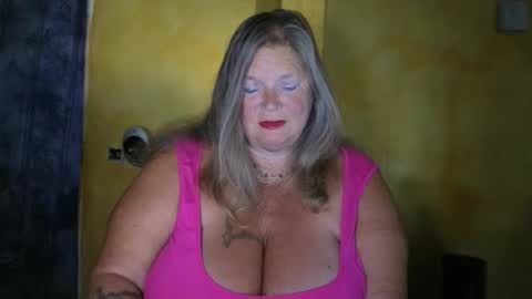 Snapshot of vampwoman chatting on 05.12.26 vampwoman online show from 05.12.26
