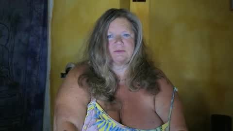 Snapshot of vampwoman chatting on 05.14.26 vampwoman online show from 05.14.26