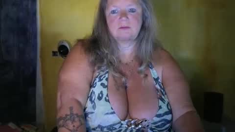 Snapshot of vampwoman chatting on 05.21.26 vampwoman online show from 05.21.26