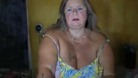 Snapshot of vampwoman chatting on 06.09.26 vampwoman online show from 06.09.26