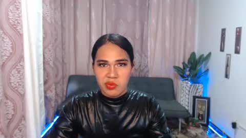 Snapshot of vampy_ebony_laxine chatting on 09.19.25 vampy_ebony_laxine online show from 09.19.25