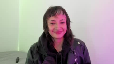 Snapshot of vandalovee chatting on 04.21.26 Babi Alu online show from 04.21.26