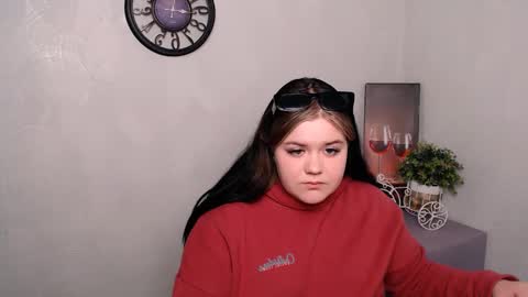 Snapshot of vandaray_ chatting on 03.08.25 Vanda online show from 03.08.25