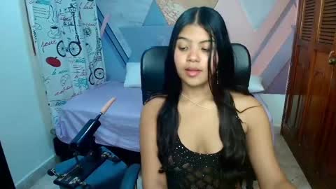 Snapshot of vane_latin18 chatting on 04.21.26 vane_latin18 online show from 04.21.26