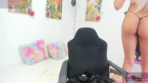 Snapshot of vanes_hontter chatting on 06.18.26 vanes_hontter online show from 06.18.26