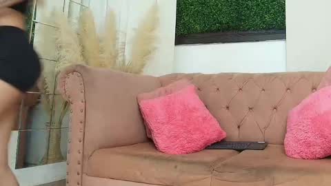 Snapshot of vanesa_chelia chatting on 04.14.26 Vane online show from 04.14.26