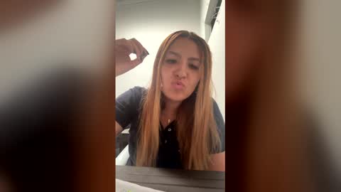 Vanessa online show from 12.05.25