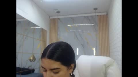 Snapshot of vanessa_f chatting on 04.16.26 vanessa online show from 04.16.26