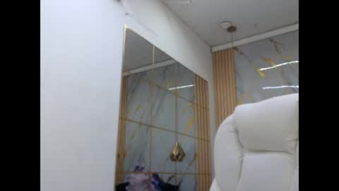 Snapshot of vanessa_f chatting on 04.27.26 vanessa online show from 04.27.26
