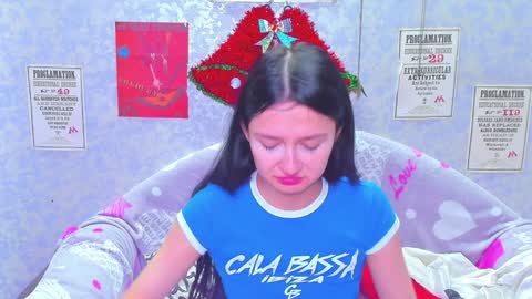 Snapshot of vanessa_florence chatting on 12.26.24 RUSSIAN BARBIE BABE online show from 12.26.24