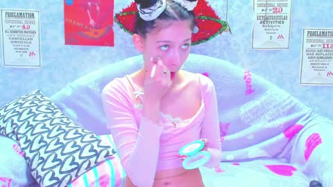 Snapshot of vanessa_florence chatting on 01.16.25 RUSSIAN BARBIE BABE online show from 01.16.25