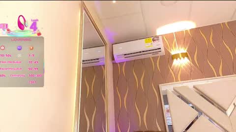 Snapshot of vanessa_guzman1 chatting on 09.12.25 online show from 09.12.25