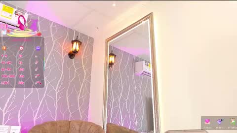 Snapshot of vanessa_guzman1 chatting on 09.27.25 online show from 09.27.25