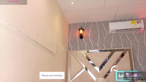 Snapshot of vanessa_guzman1 chatting on 11.05.25 online show from 11.05.25