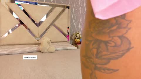 Snapshot of vanessa_guzman1 chatting on 01.09.26 online show from 01.09.26