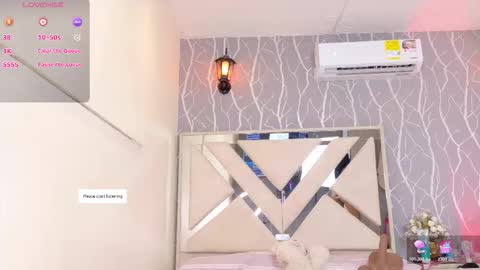 Snapshot of vanessa_guzman1 chatting on 01.19.26 online show from 01.19.26