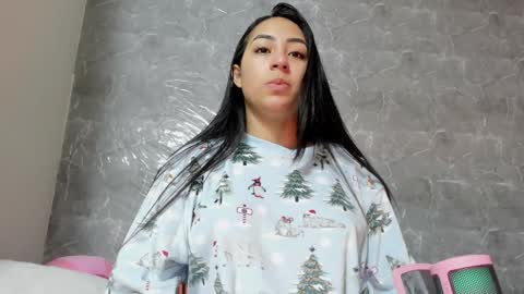 Snapshot of vanessaadol chatting on 02.01.25 vanessaadol online show from 02.01.25