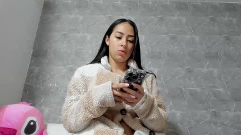 Snapshot of vanessaadol chatting on 02.23.25 vanessaadol online show from 02.23.25